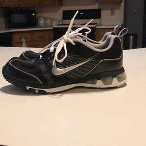 Never worn Nike Midfit tennis shoes